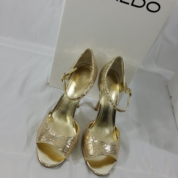 🤩Aldo 🌟Metalic Gold sequin peeptoe pumps - Picture 4 of 8